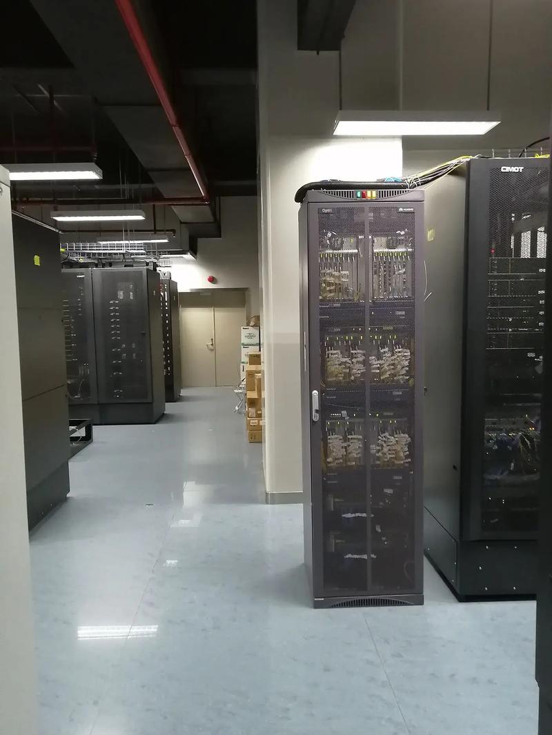 數據中心機房搬遷改造與服務器上下架實戰指南 互聯網數據服務的關鍵步驟